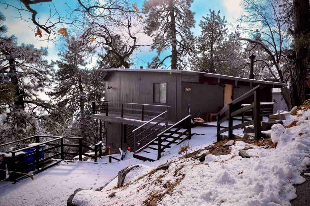 Updated Mountain Cabin Retreat With 180 Views Off Deck And Balcony Running Springs Экстерьер фото